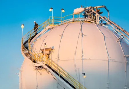 O eletrolisador PEM construído em Bécancour foi inaugurado em 2020. Alimentada por energia renovável, esta instalação pode produzir até 8,2 toneladas por dia de hidrogénio com baixa pegada de carbono.